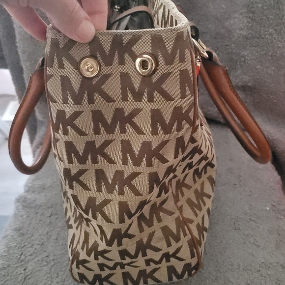 Michael Kors Jet Set Medium Work Tote or Purse Excellent condition - Picture 11 of 11